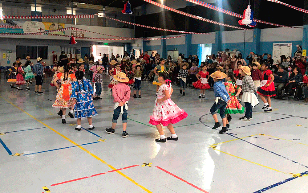 Con Mazamorra, Cuecas y Trote Nortino se iniciaron las presentaciones folclóricas en nuestro colegio