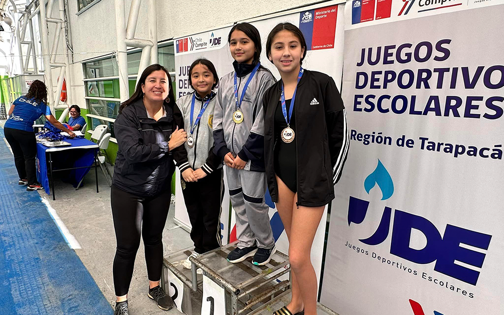 JDE: Dos estudiantes de nuestro colegio obtuvieron medalla en natación