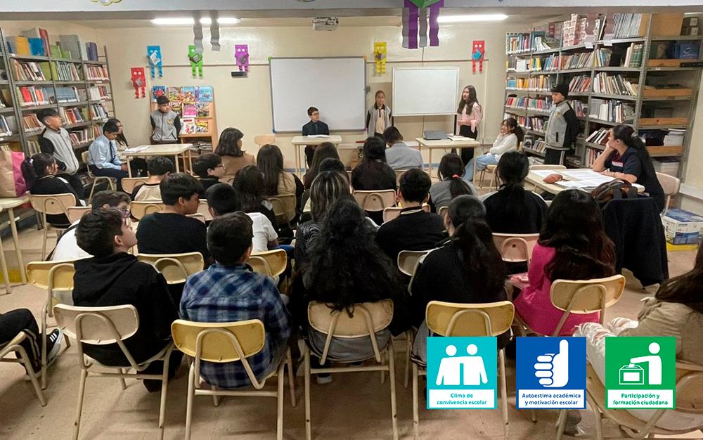 Nuestros estudiantes de 6° Básico recrearon juicios orales en la Biblioteca