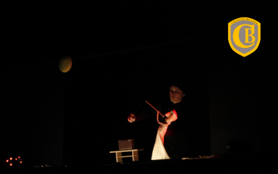 7°B asistió al Salón Tarapacá para presenciar obra de teatro «Trapos» del FINTDAZ 2025