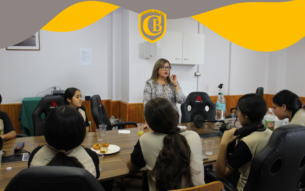 Directora del Colegio Bulnes dialogó con estudiantes líderes para conocer sus inquietudes y propuestas