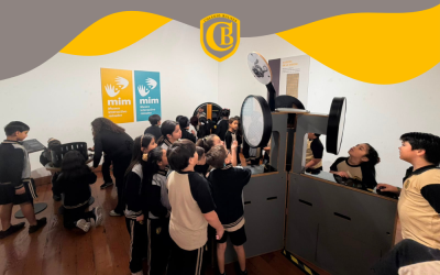 Estudiantes de 2° Básico A exploraron el mundo de los sentidos en muestra interactiva del MIM