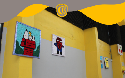 Alumnos y alumnas de 7° básico del Colegio Bulnes exhibieron sus trabajos de bordado en el patio central